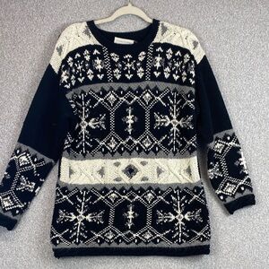 Vtg casual corner hand knit sweater M bobbles snowflakes cable knit angora